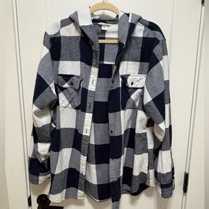 Woman’s Ripzone Hooded Check Flannel Shirt - Navy & White